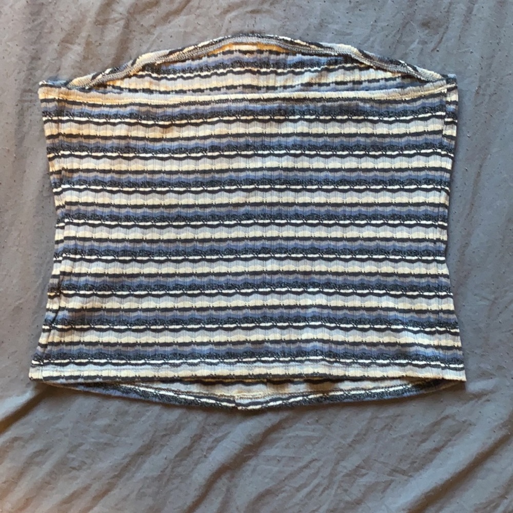 Top - Picture 2 of 2